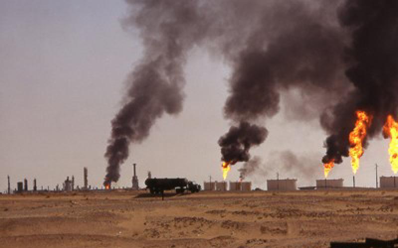 Les pétroliers polluent le Sahara et la planète